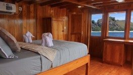 Master Cabin Dive Boat