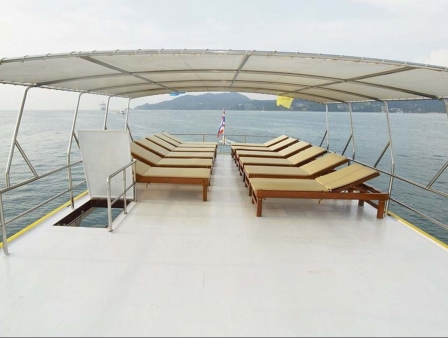 sun deck on liveaboard scuba boat
