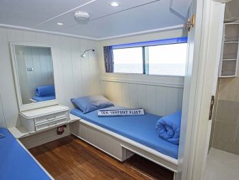 Main deck twin cabin