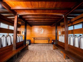 dive deck