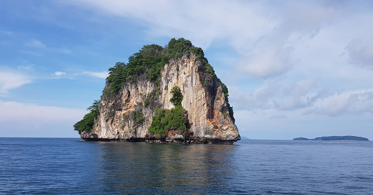 Koh Doc Mai Liveaboard Diving Phuket Thailand