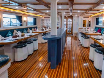 Restaurant Titan Liveaboard 1