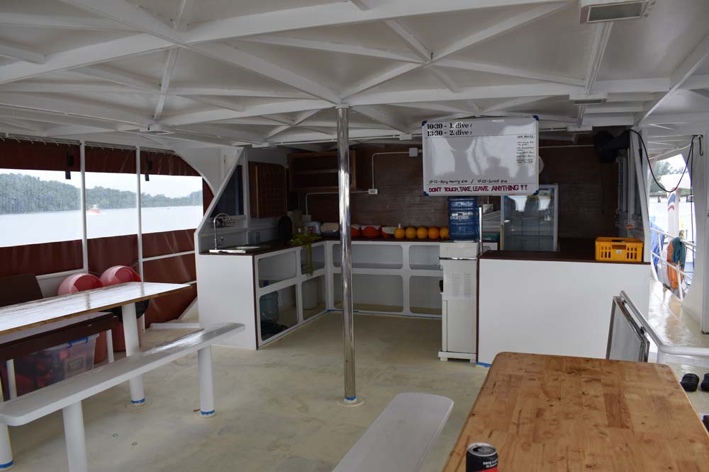 Dining-self-services-facilities-similan-boat-nemo-1.jpg