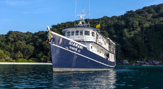 Giamani liveaboard dive boat