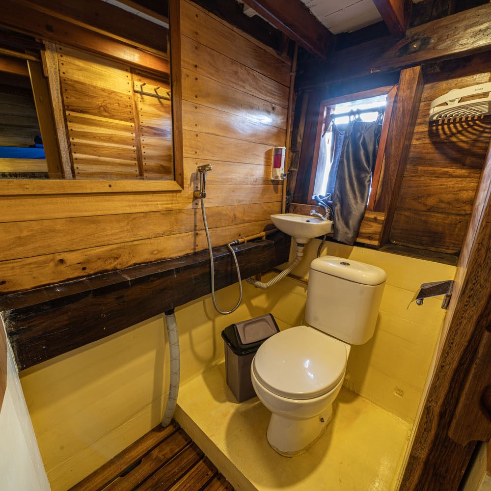 double bed cabin bathroom