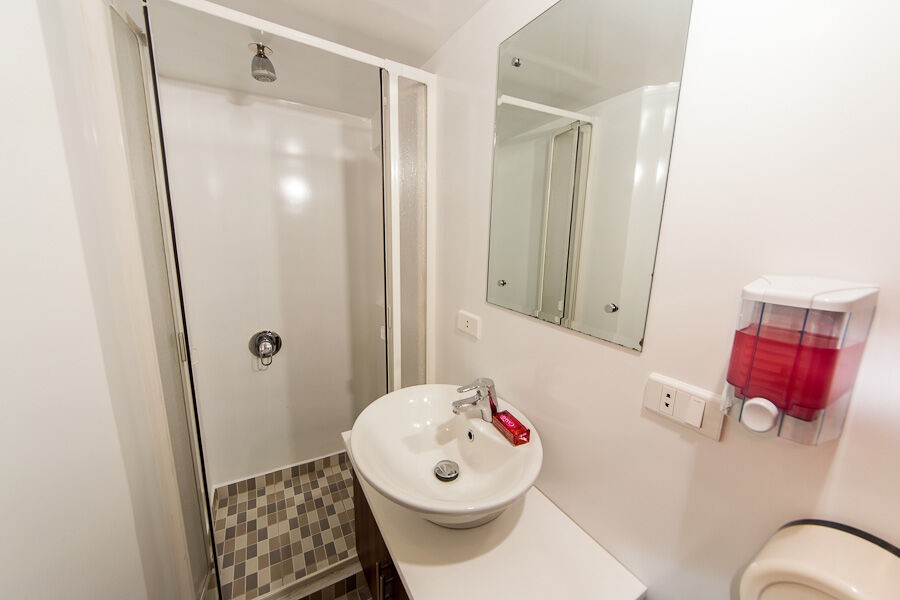 twin upper deck bathroom