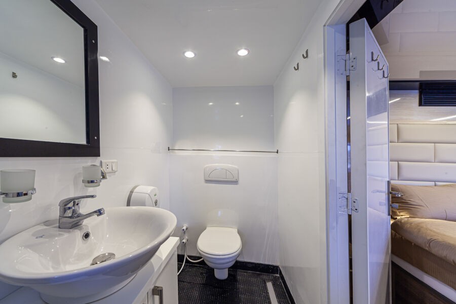 double main deck bathroom