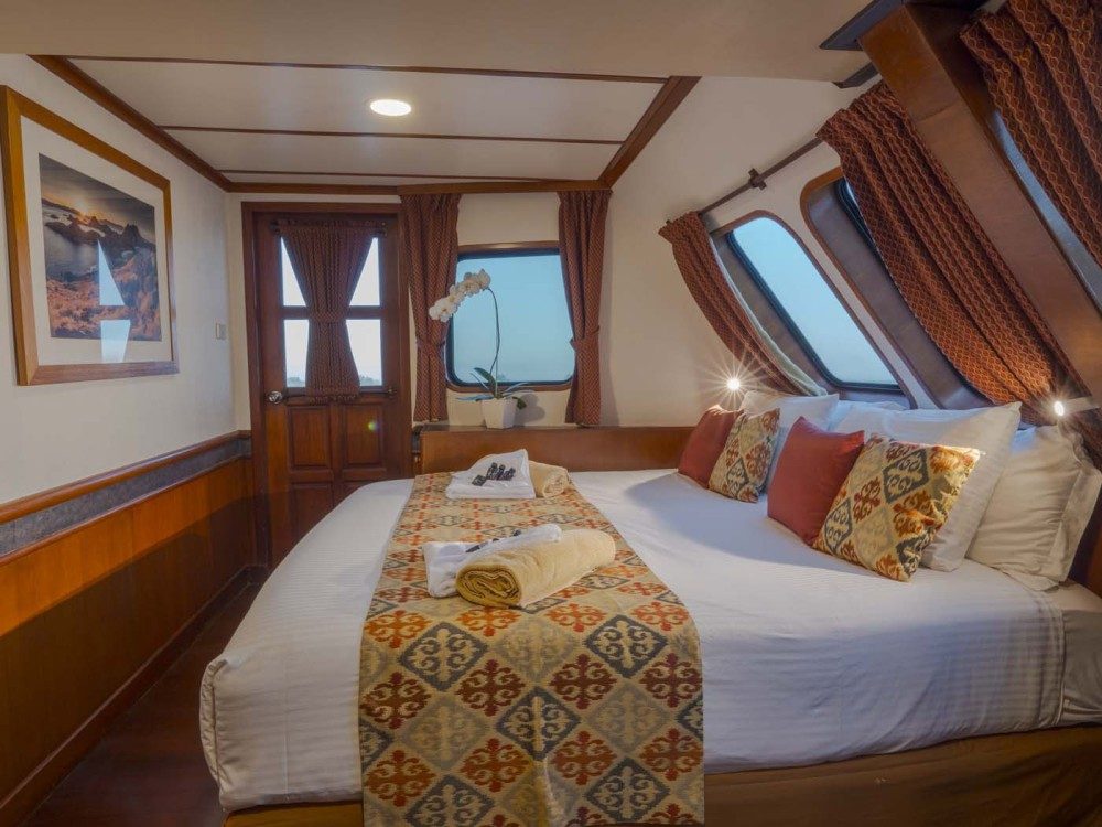 master cabin 2