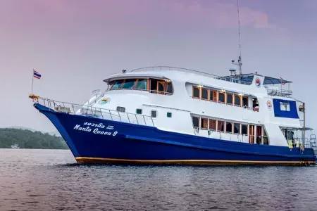 MV Manta Queen 8