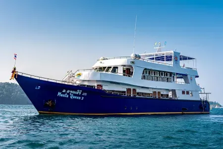 MV Manta Queen 3